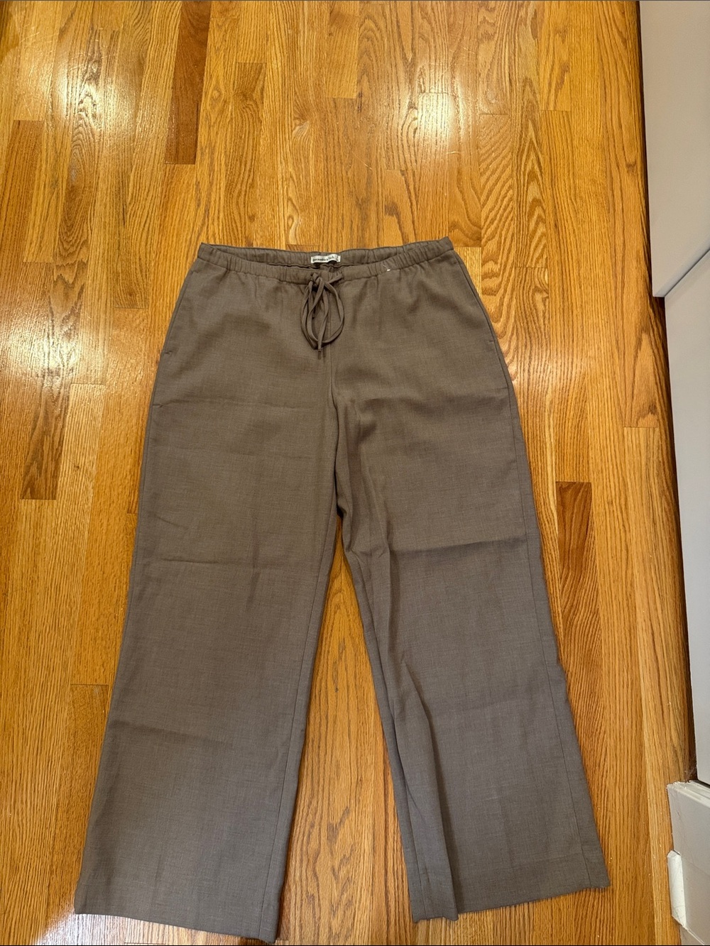 Abercrombie Relaxed Fit Drawstring Pants in Brown
